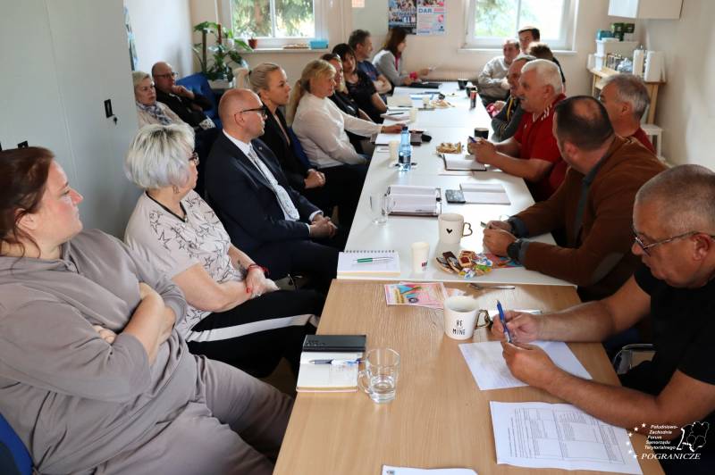konsultacje społeczne z organizacjami pozarządowymi